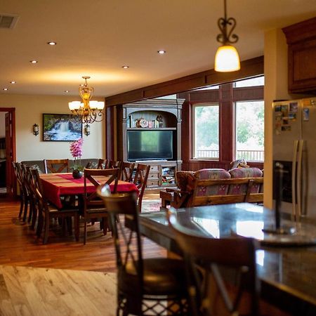 Riverfront Property With Waterfalls Near Yosemite And Bass Lake Oakhurst Eksteriør billede