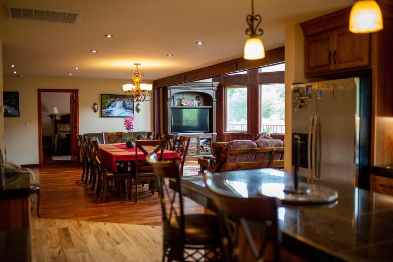Riverfront Property With Waterfalls Near Yosemite And Bass Lake Oakhurst Eksteriør billede