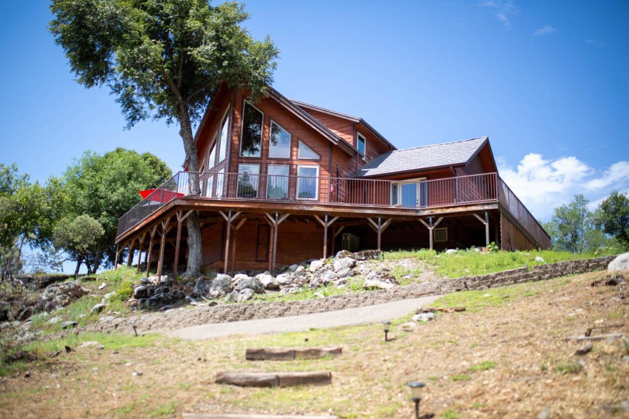 Riverfront Property With Waterfalls Near Yosemite And Bass Lake Oakhurst Eksteriør billede